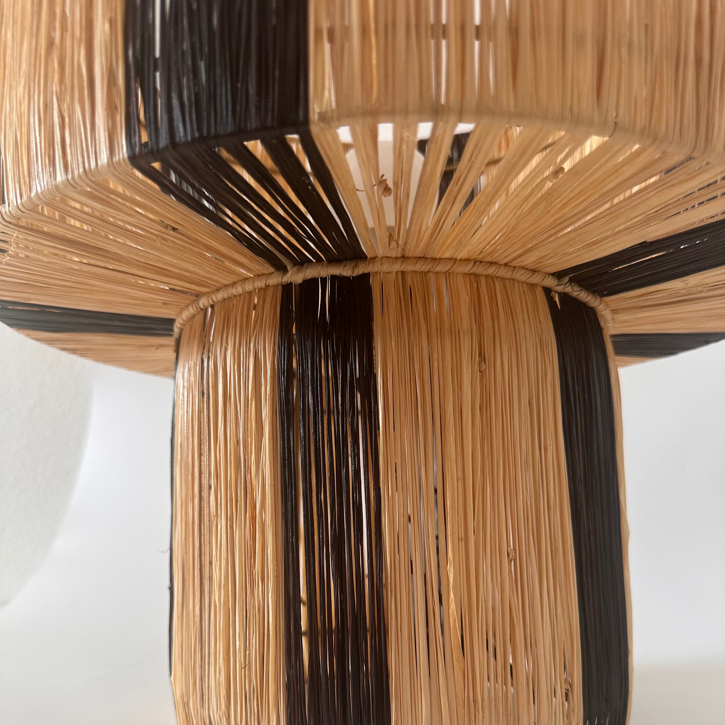 Bodenlampe aus Raffia "HABIBA"